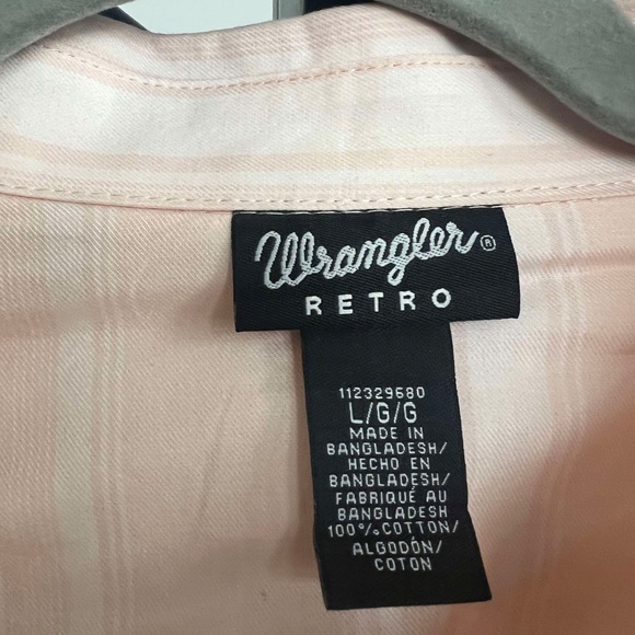 Wrangler Retro Pearl Snap Rodeo Shirt. Pink & White. Size Large. Worn once! - Picture 3 of 3